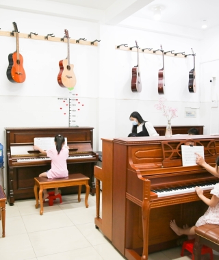 Vì sao chọn Âm Nhạc Việt 