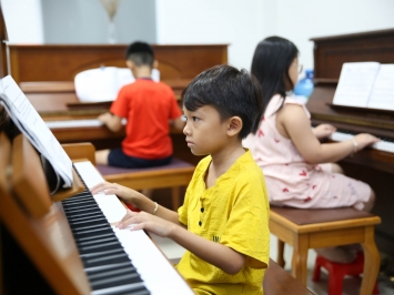 TẠI SAO NÊN HỌC ĐÀN PIANO